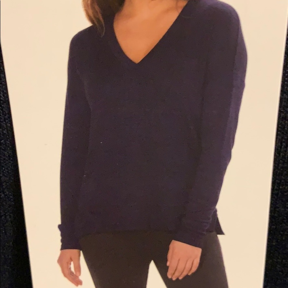 Long Sleeve V-Neck Relaxed Fit Top